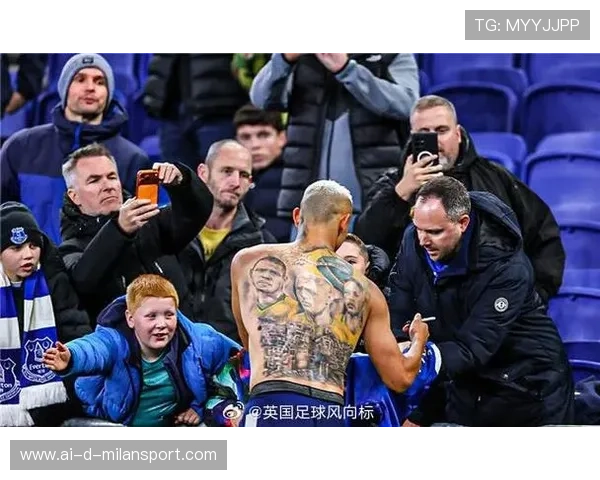 埃弗顿球迷组织开展慈善活动获好评，埃弗顿小球迷