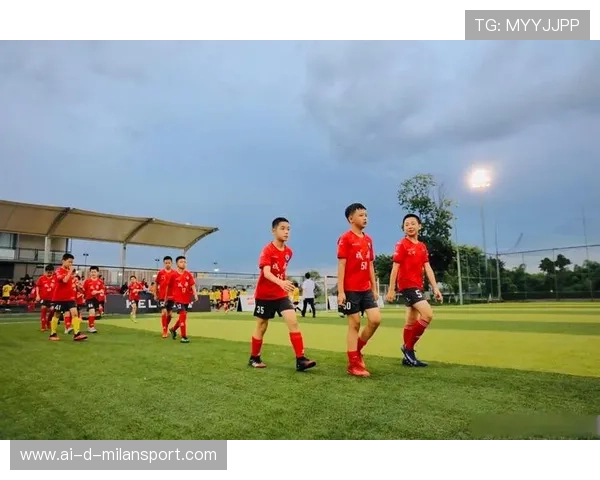 成都蓉城帅惟浩策动中场连续直塞